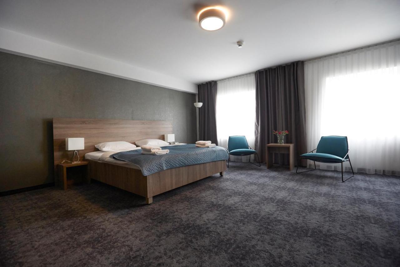 Hotel Porto ラドムスコ エクステリア 写真
