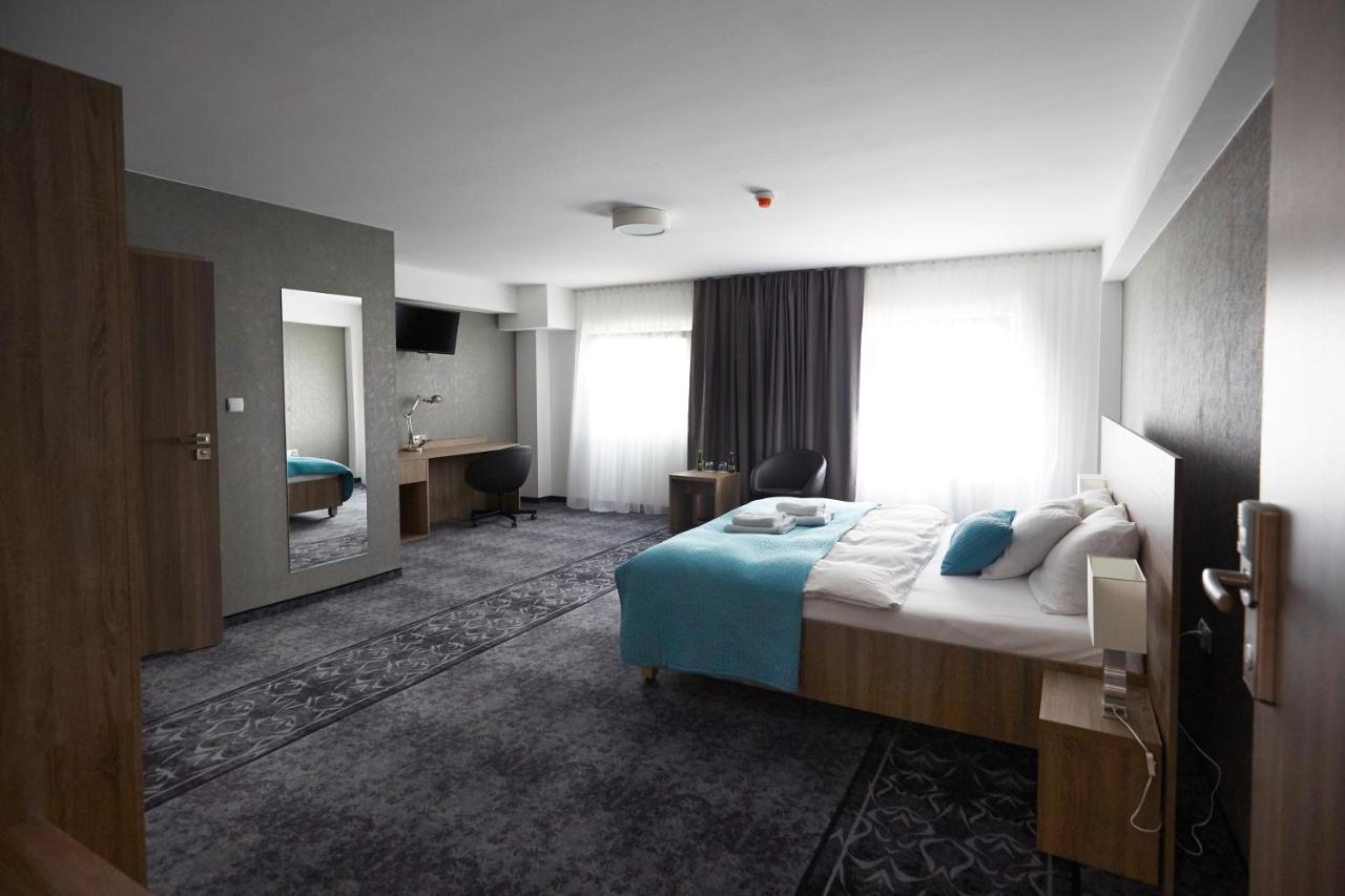 Hotel Porto ラドムスコ エクステリア 写真