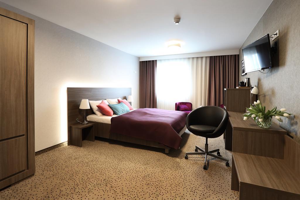 Hotel Porto ラドムスコ エクステリア 写真