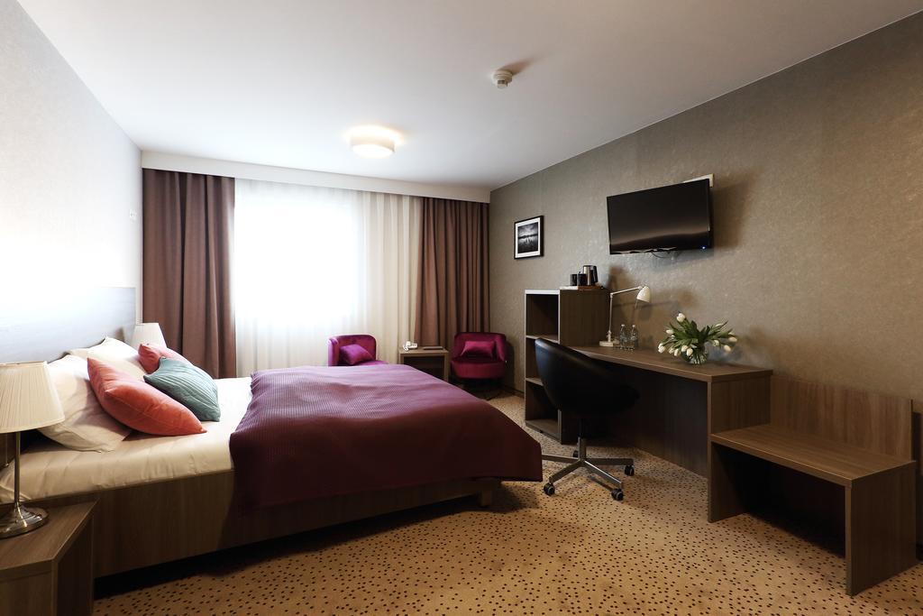 Hotel Porto ラドムスコ エクステリア 写真