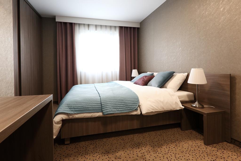 Hotel Porto ラドムスコ エクステリア 写真