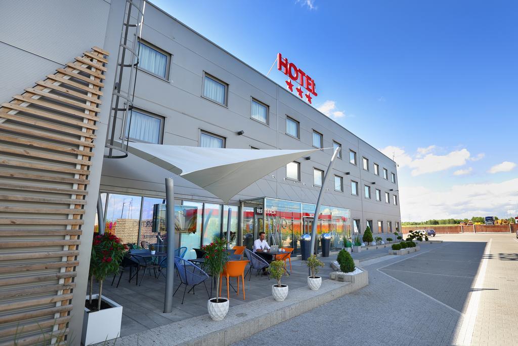 Hotel Porto ラドムスコ エクステリア 写真